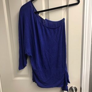 One shoulder top